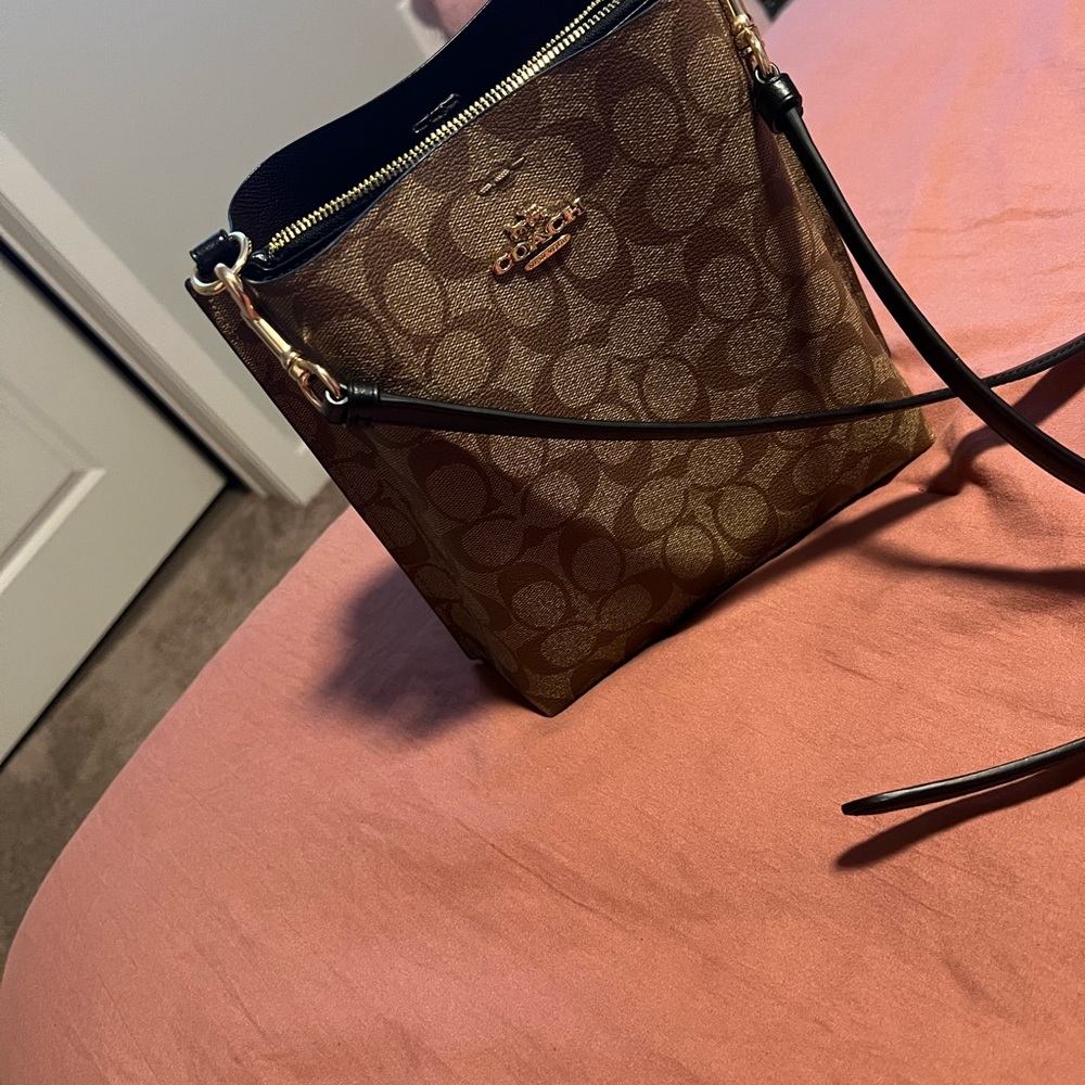 Coach mollie bucket bag in signature canvas